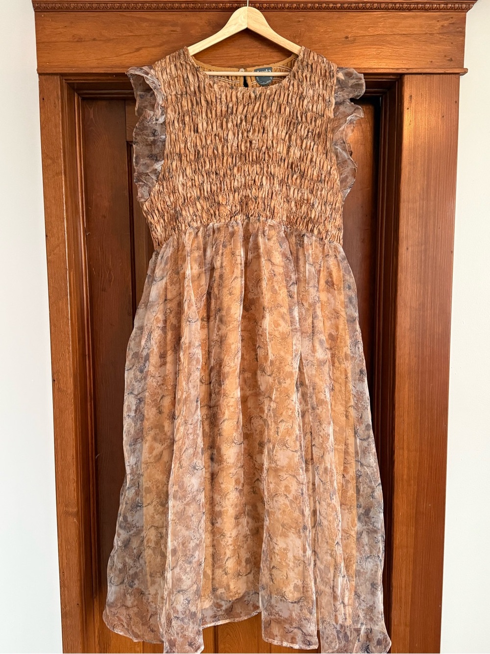 ARULA Smocked Flutter-Sleeve Formal Dress in gold and Gray Wash